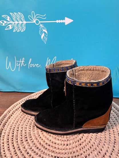 Black suede Boho winter boots